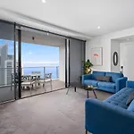 Circle On Cavill - Hosted By Coastal Letting