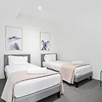 Circle On Cavill - Hosted By Coastal Letting