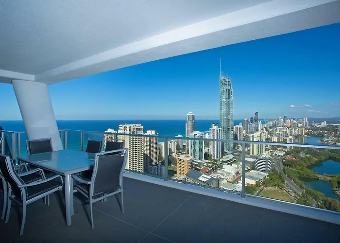 Circle On Cavill - Hosted By Coastal Letting