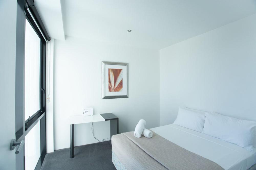 Apartment Circle On Cavill - Hosted By Coastal Letting
