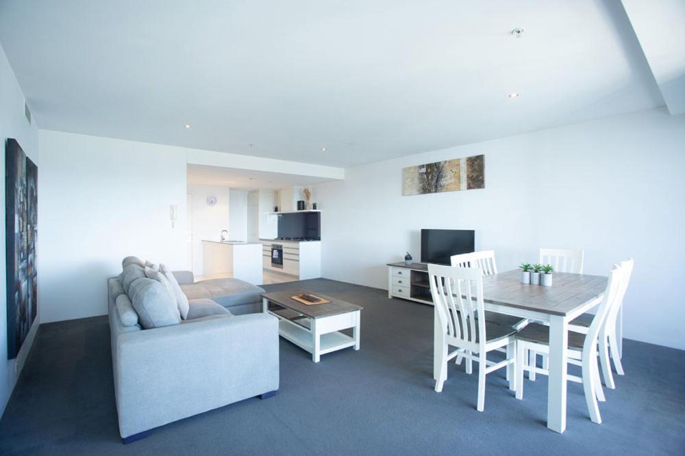 Circle On Cavill - Hosted By Coastal Letting Apartment