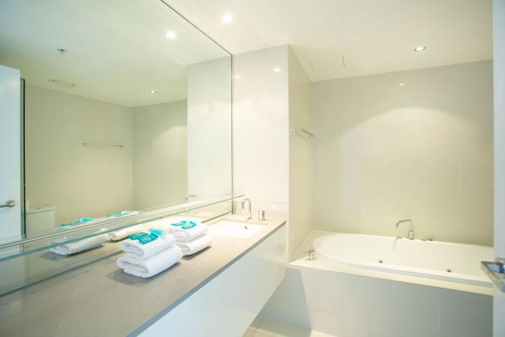 Apartment Circle On Cavill - Hosted By Coastal Letting Gold Coast