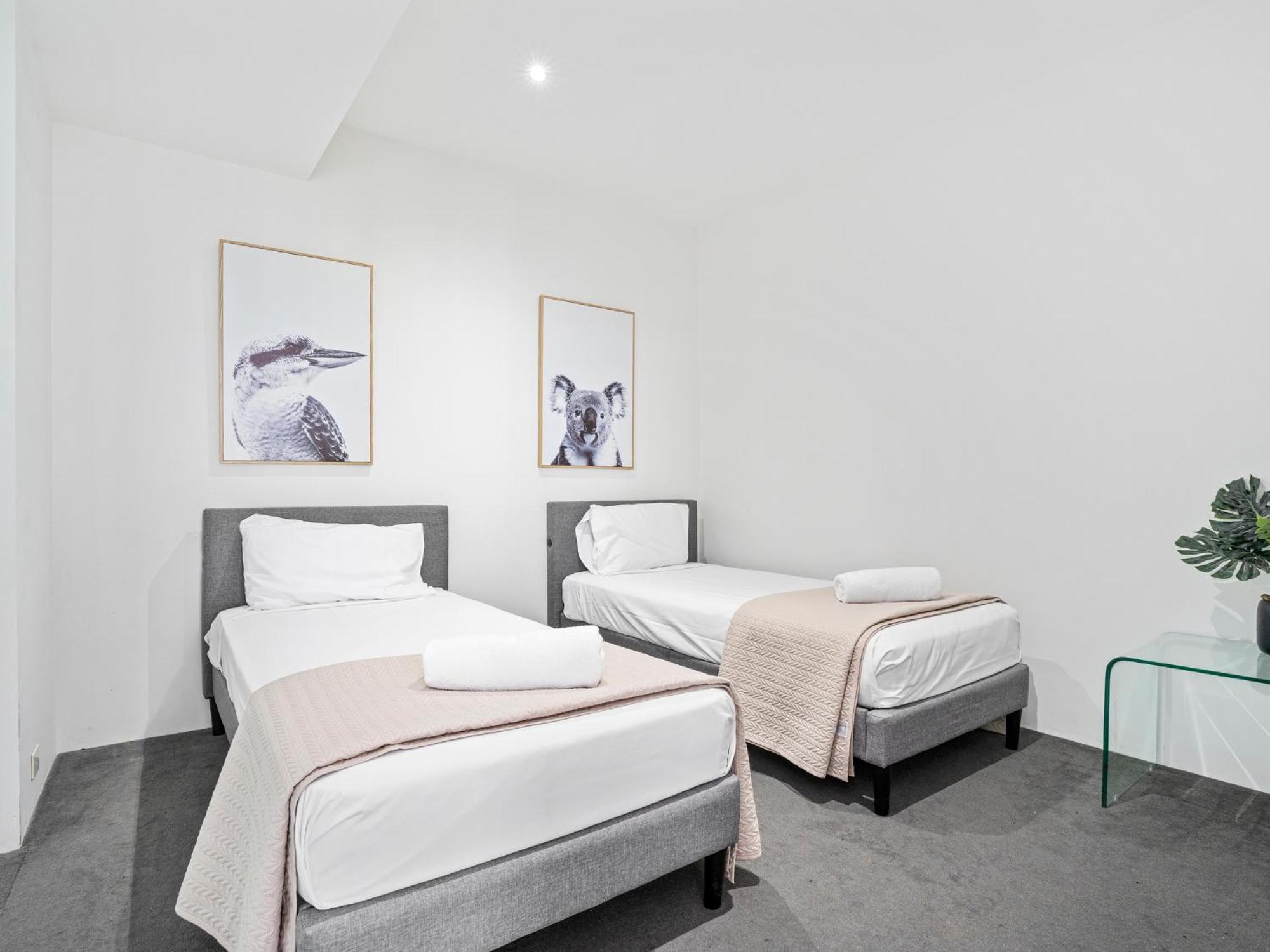 Circle On Cavill - Hosted By Coastal Letting Apartment Gold Coast