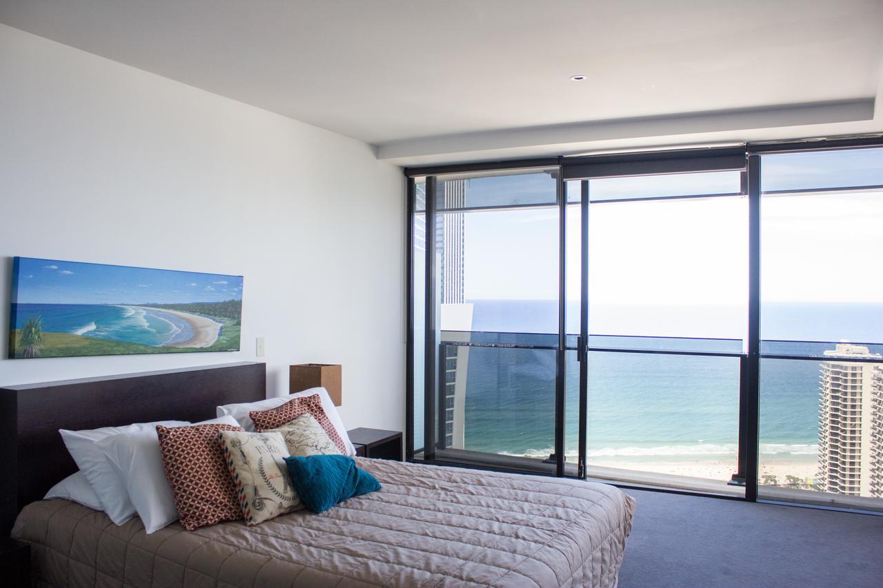 Apartment Circle On Cavill - Hosted By Coastal Letting *